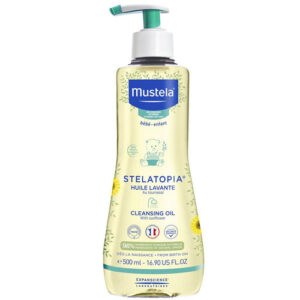 Introducing the Mustela Stelatopia Cleansing Oil With Sunflower 500 ml, the ultimate solution for gently cleansing and soothing your baby's delicate skin.