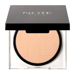 Introducing the Note Mineral Powder 01, a versatile and essential addition to your makeup routine. This finely-milled powder is perfect for setting your foundation, controlling oil, and providing a flawless finish.